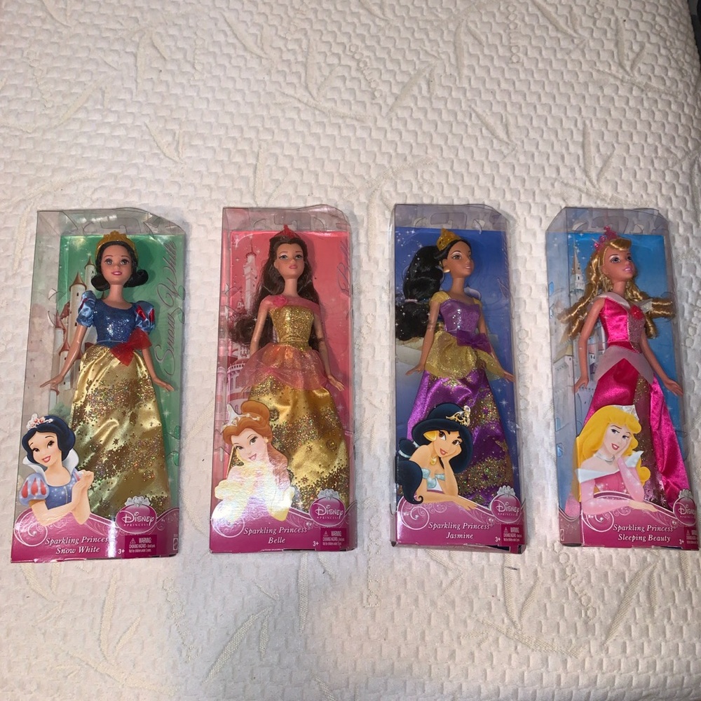 Snow White,Belle,Jasmine,Sleeping Beauty Barbies